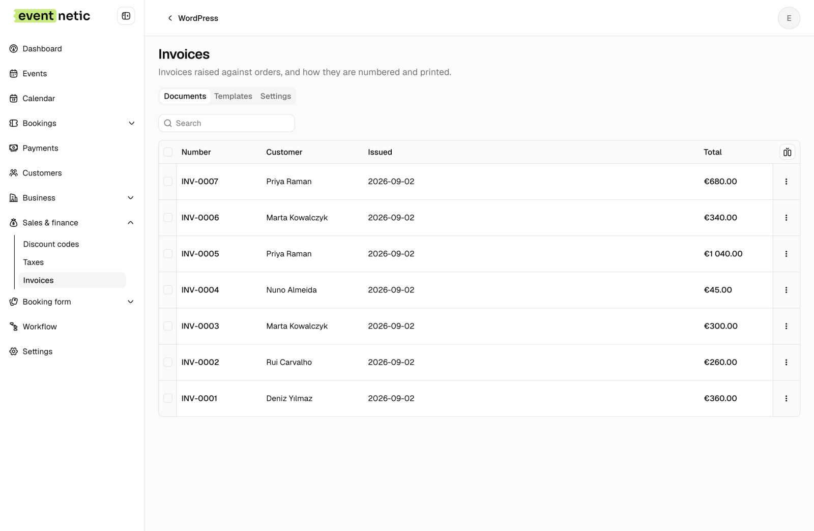 The Invoices screen listing sequential numbered invoices with customer names, issue dates and totals